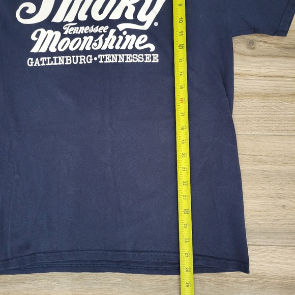 Ole Smoky Tennessee Moonshine Pass The Jar Graphic T-Shirt Medium Gatlinburg TN - Picture 4 of 4